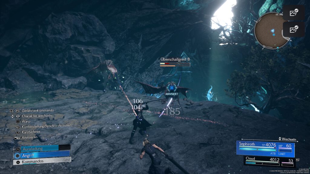 Sephiroth kämpft gegen ein fliegendes Monster in den Bergen von Nibelheim. Am unteren Bildschirmrand läuft Cloud auf die Feinde zu.